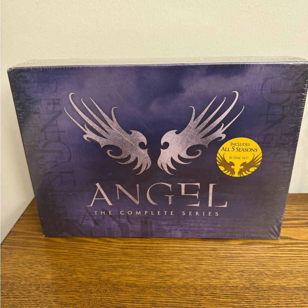 Angel: The Complete Series - Purple Collector Box Set